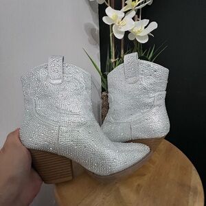 No Name Women’s Western Rhinestone Booties